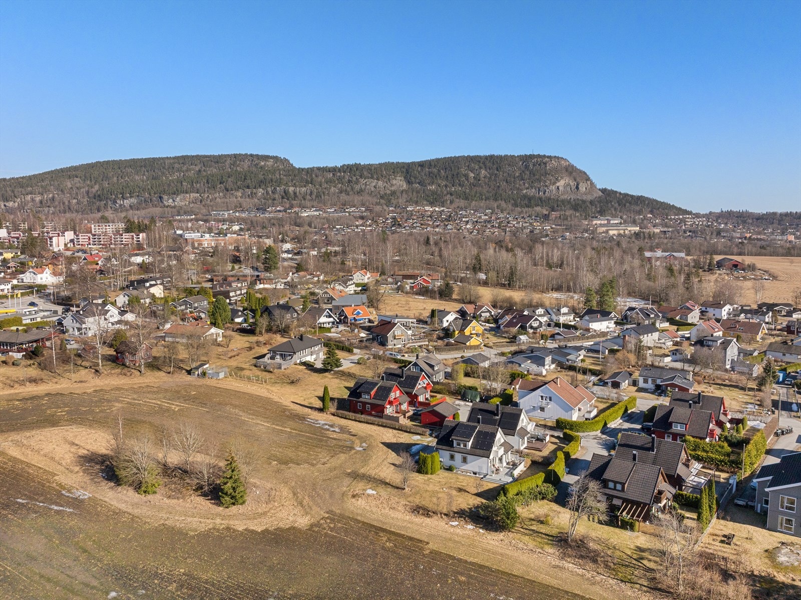 Med gode treningsmuligheter rett utenfor døra, kort vei til barnehage og skole, og ca. 10 min. rask gange til Rykkinnsenteret, er dette et meget familievennlig område som passer perfekt for alle aldere. Galleribilde