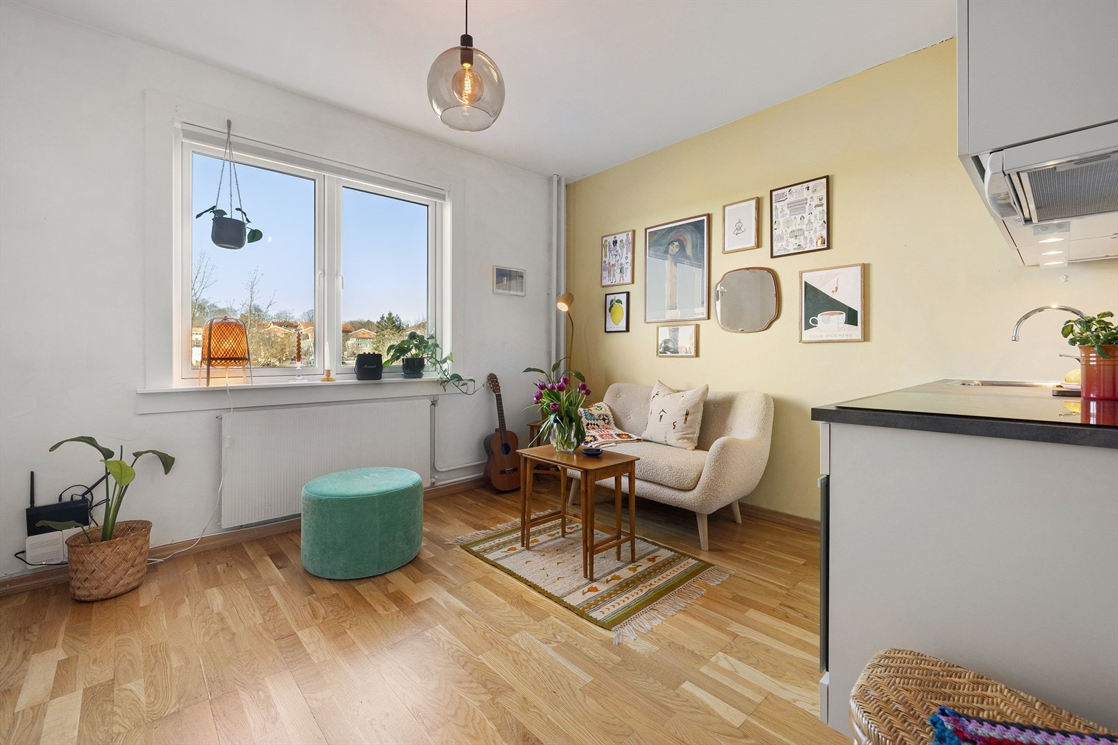 Fyring, varmtvann og fibernett 100/100Mbit inkludert i fellesutgiftene. Galleribilde