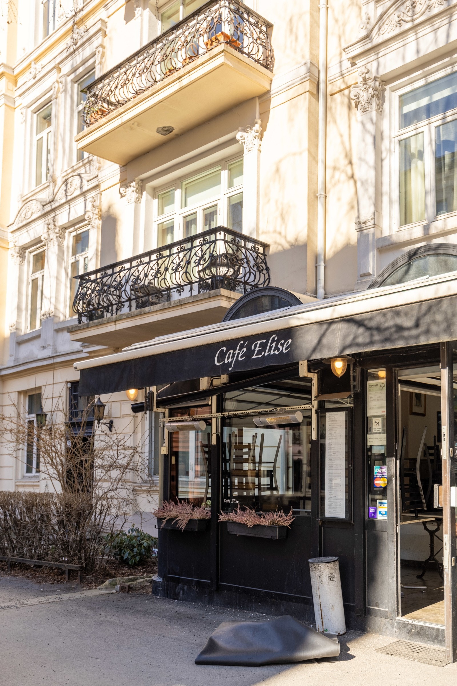 Pent og representabelt inngangsparti. Galleribilde