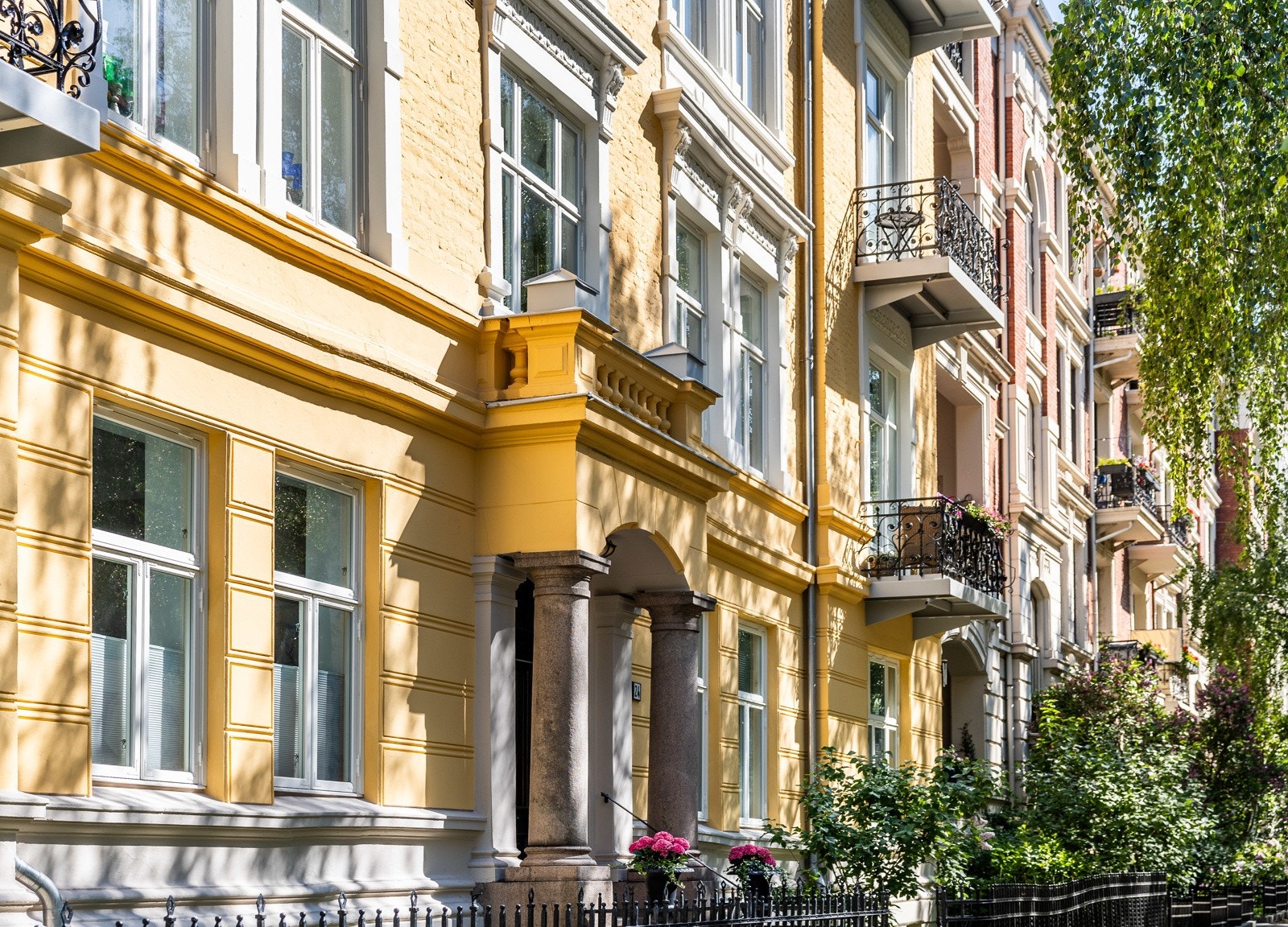 Elisenbergveien. Galleribilde