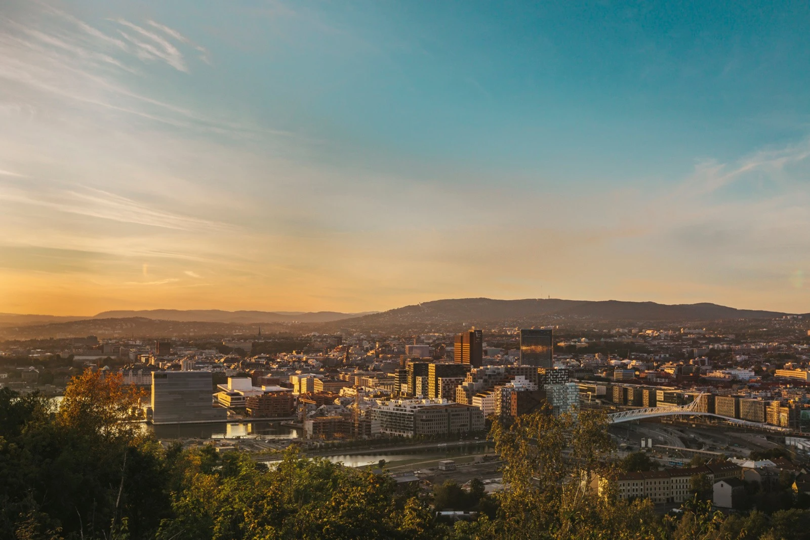Her bor du i idylliske omgivelser i Ekebergskrenten. Denne utsikten får du ved en kort spasertur til toppen av Ekeberg. Galleribilde