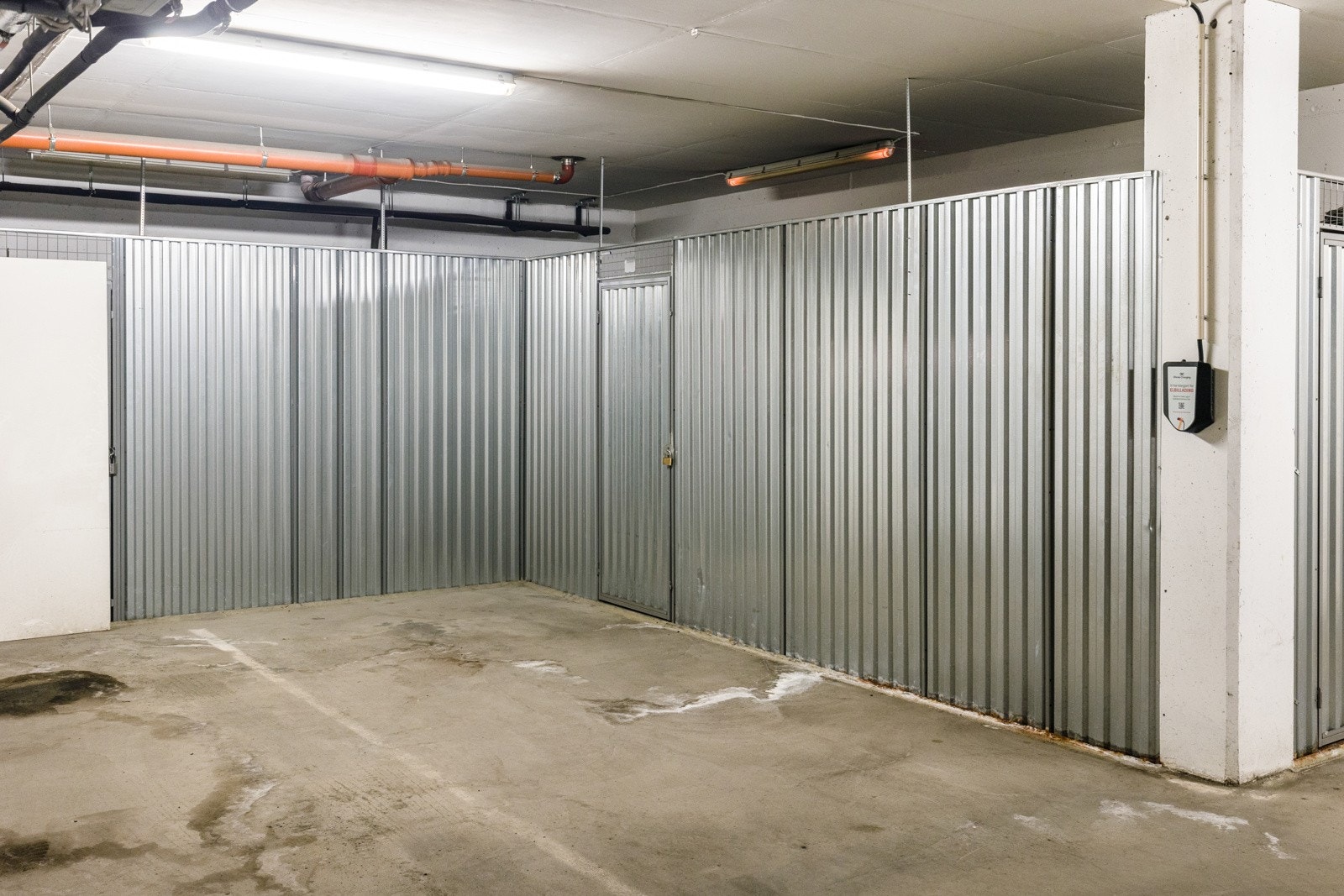 Det medfølger egen parkeringsplass og bod i kjeller. Galleribilde