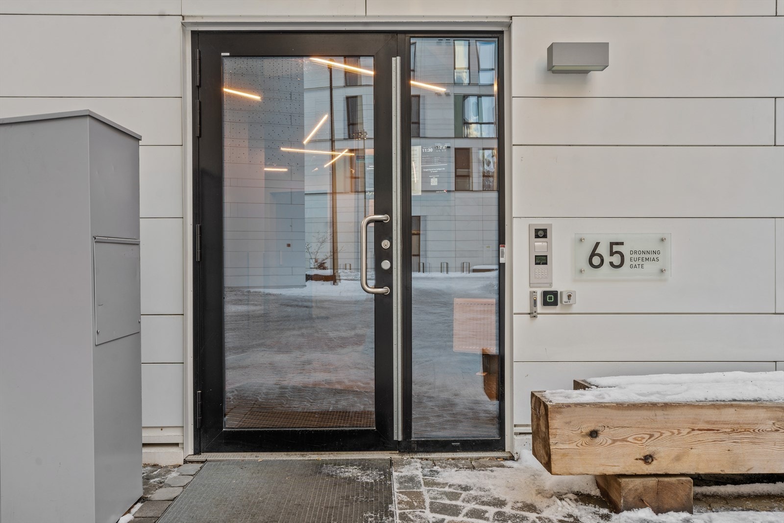 I Dronning Eufemias gate 65 bor du midt i smørøyet med umiddelbar nærhet til servicetilbud, offentlig kommunikasjon og flotte rekreasjonsmuligheter. Galleribilde