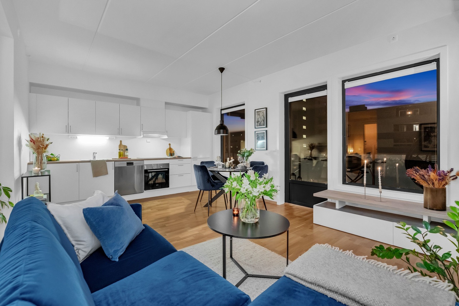 Varmtvann og fyring er inkludert i felleskostnadene. Galleribilde