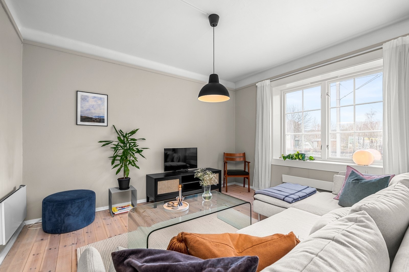 Borettslaget har nylig gjennomført fasaderenovering, hvor vindu, låsesytem, tak og dører er nye fra 2024. De forventer å ferdigstille det siste av byggeprosjektet nå i sommer. Arbeidet på dette bygget er allerede fullført. Galleribilde