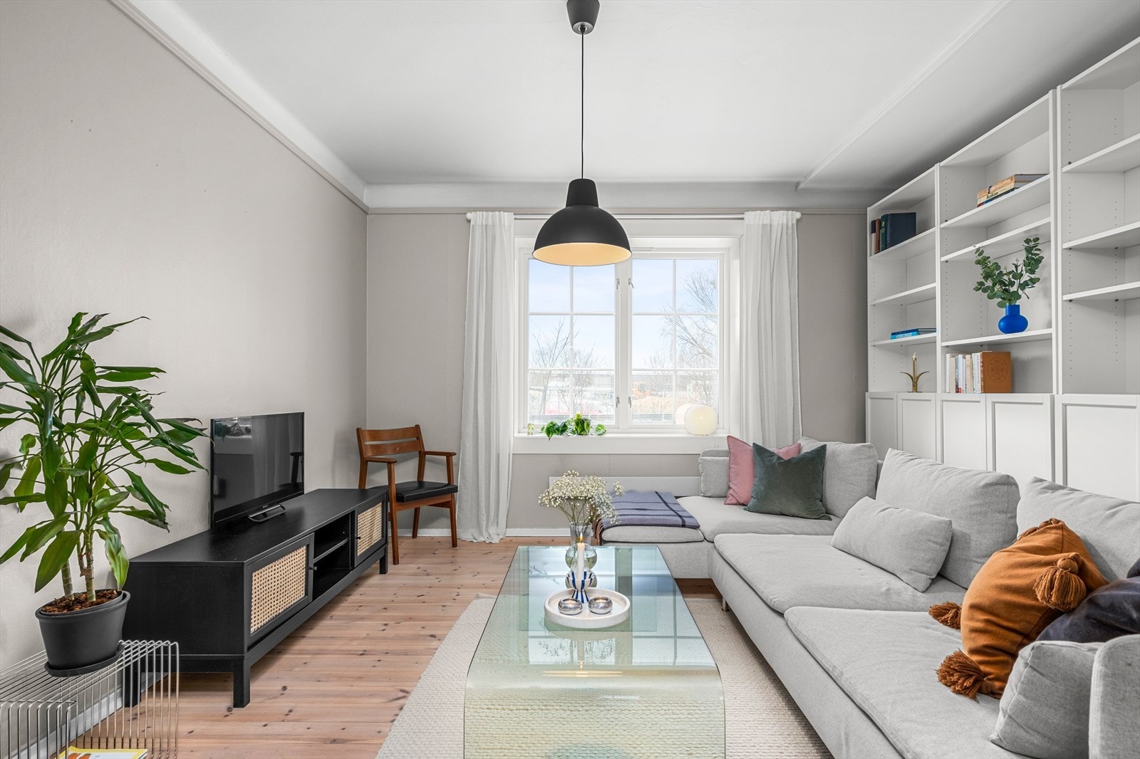 Velkommen til Ulstadløkkveien 24! En romslig bygårdsleilighet med attraktiv beliggenhet på Lademoen! Galleribilde