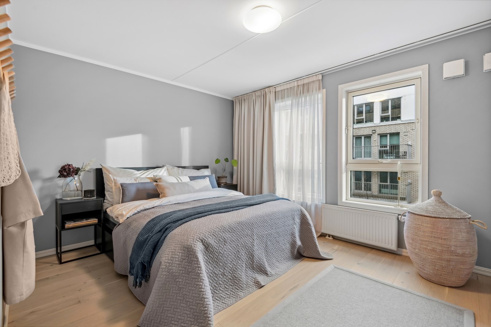 Hovedsoverom med i stor størrelse. Her er det rikelig med plass. Galleribilde