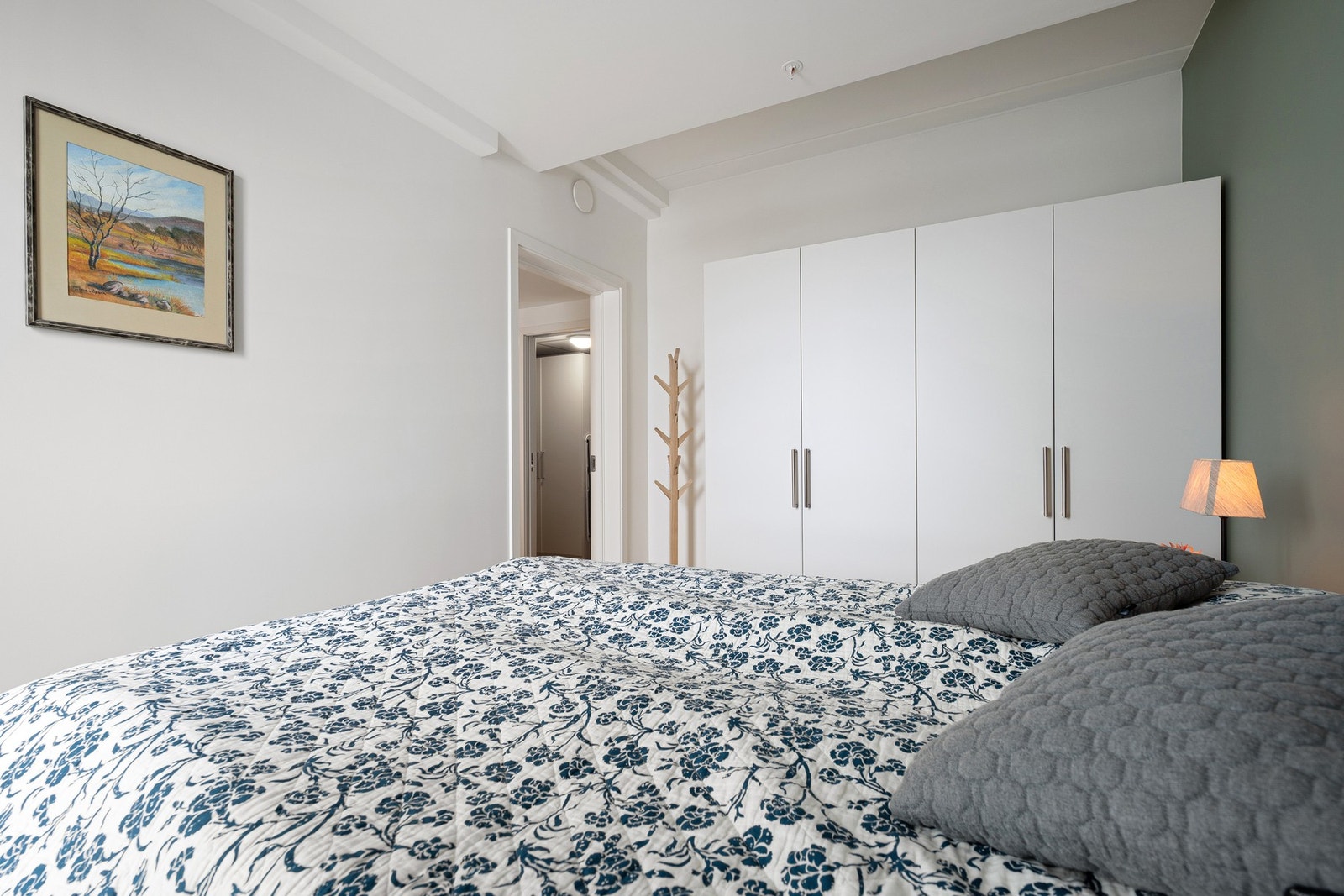 Innebygd garderobeskap Galleribilde