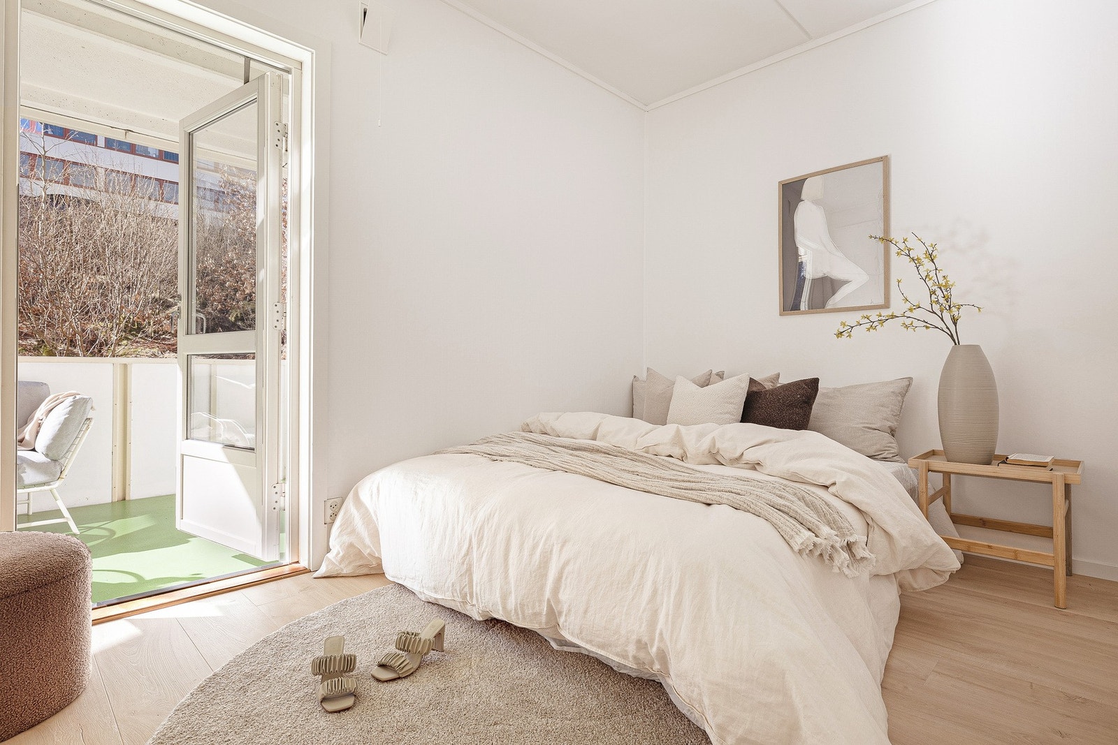 Videre kommer vi til leilighetens hovedsoverom Galleribilde