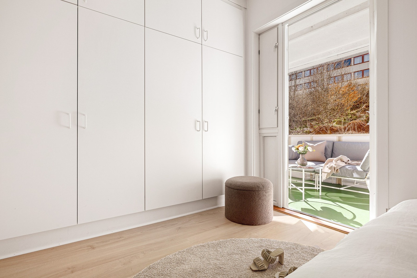 Her kan du nyte hverdagsluksus med direkte utgang til en herlig altan på 12 kvadratmeter Galleribilde