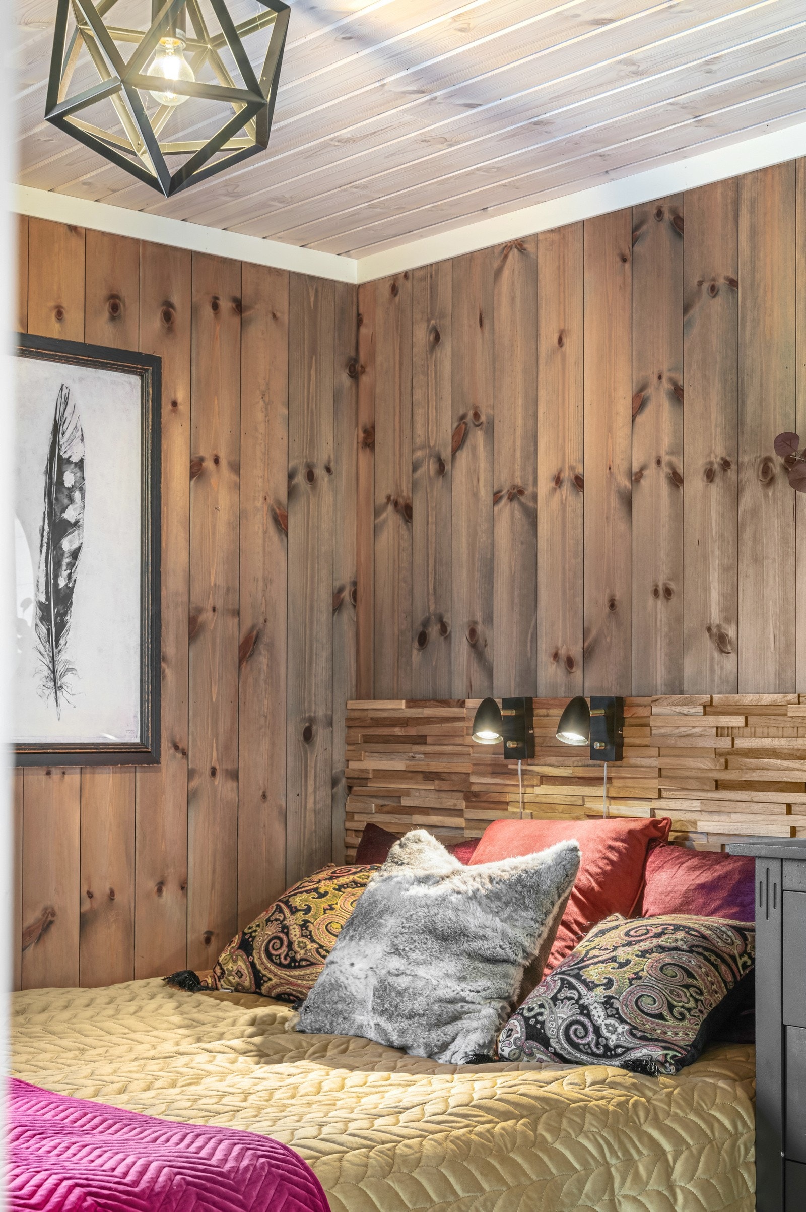 Det er 4 soverom i hytta, to i 1. etasje & to i 2. etasje Galleribilde