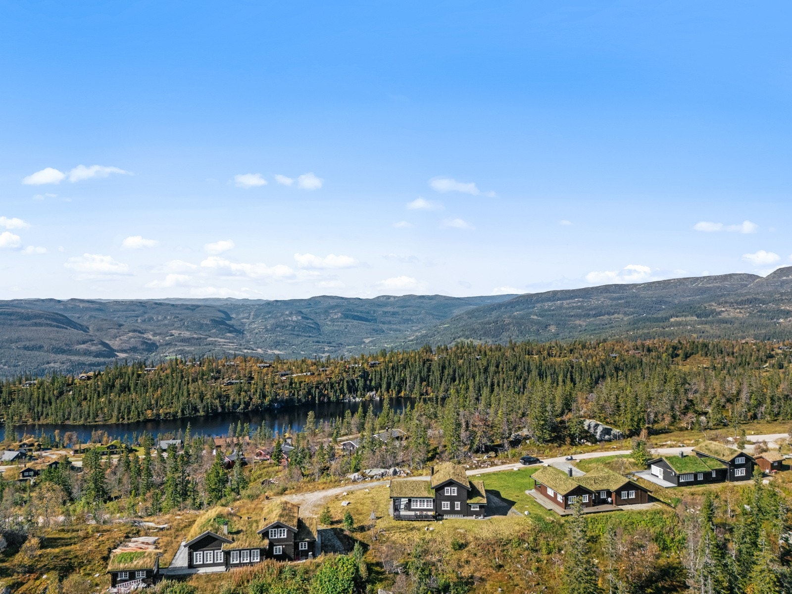 Hyttegaten har god avstand mellom hyttene Galleribilde