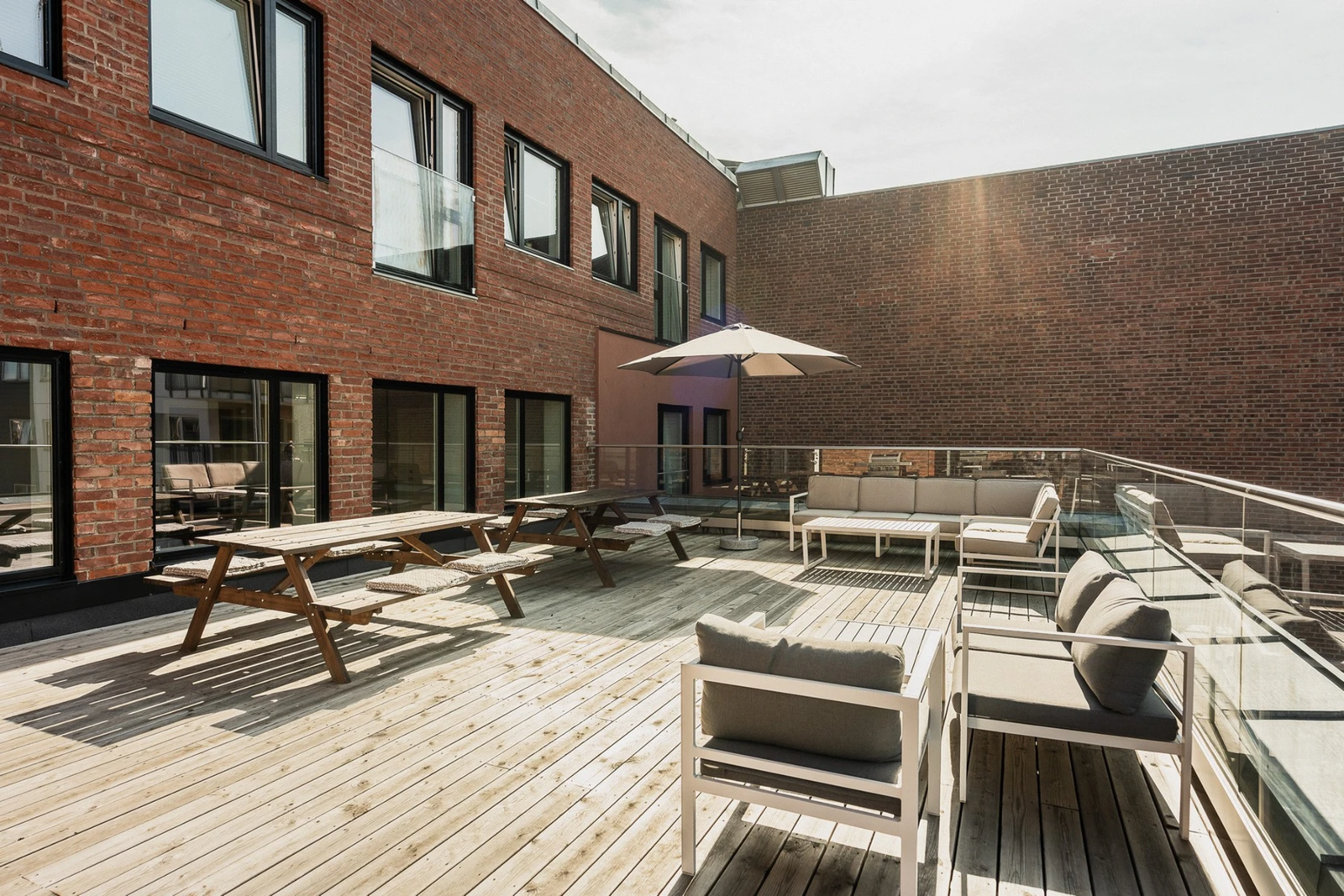 Sameiet har en flott, felles takterrasse med gode solforhold. Galleribilde