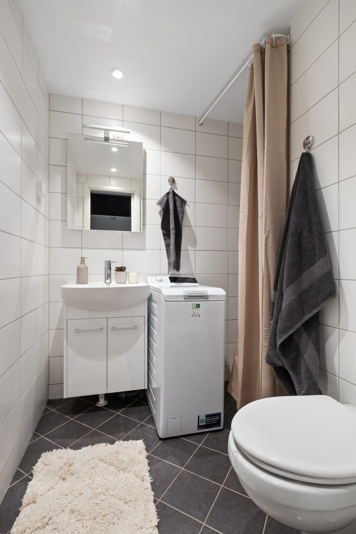 Opplegg for vaskemaskin er nylig etablert. Galleribilde