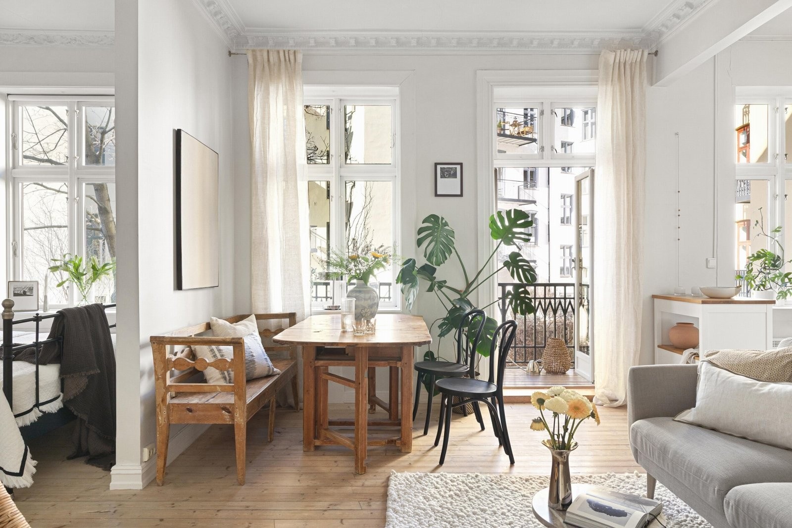 Agathe Nässelqvist & Ida Kristine Myhrvold v/ Privatmegleren Aksept har gleden av å presentere Bergstien 12B! Galleribilde