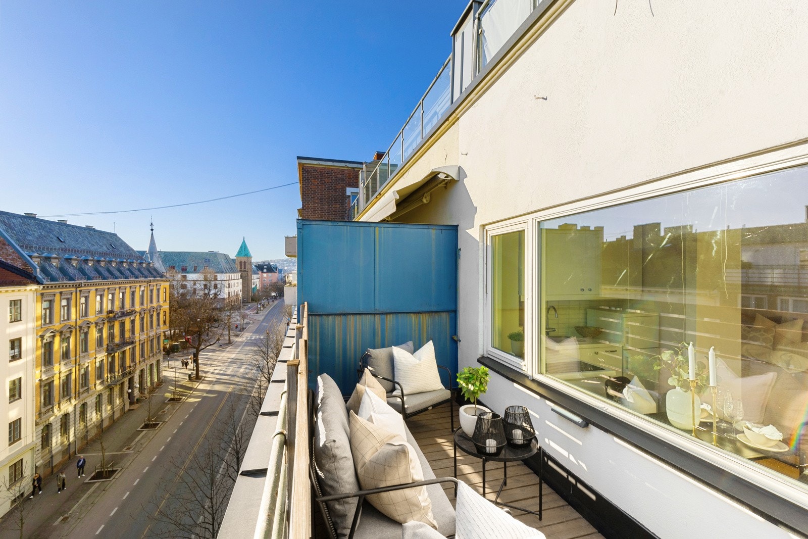 Herlig sydvestvendt terrasse på 7 kvm Galleribilde