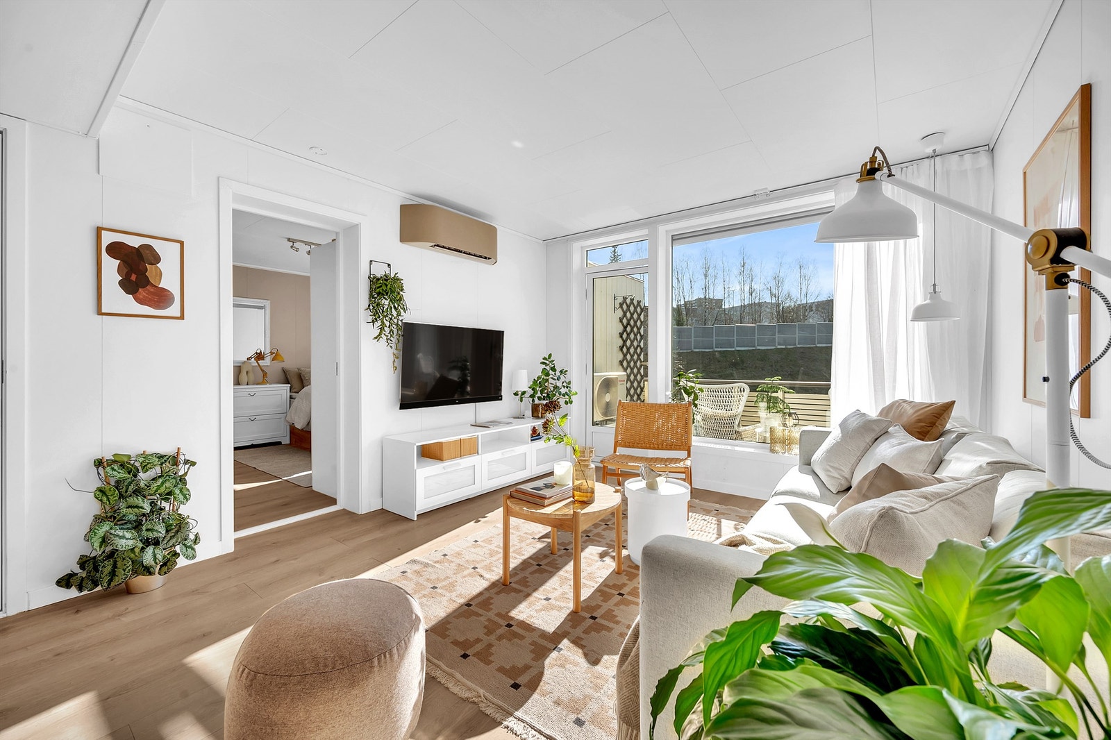 Fra stuen er det adkomst til hovedsoverom. Galleribilde