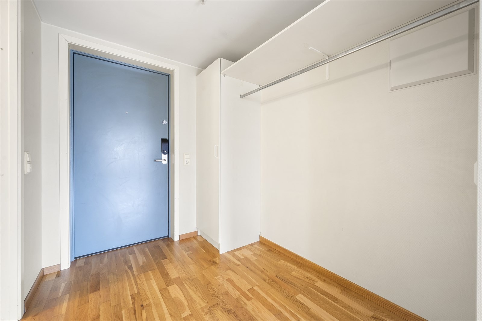 Entrè med god plass til oppbevaring av sko og yttertøy. Galleribilde