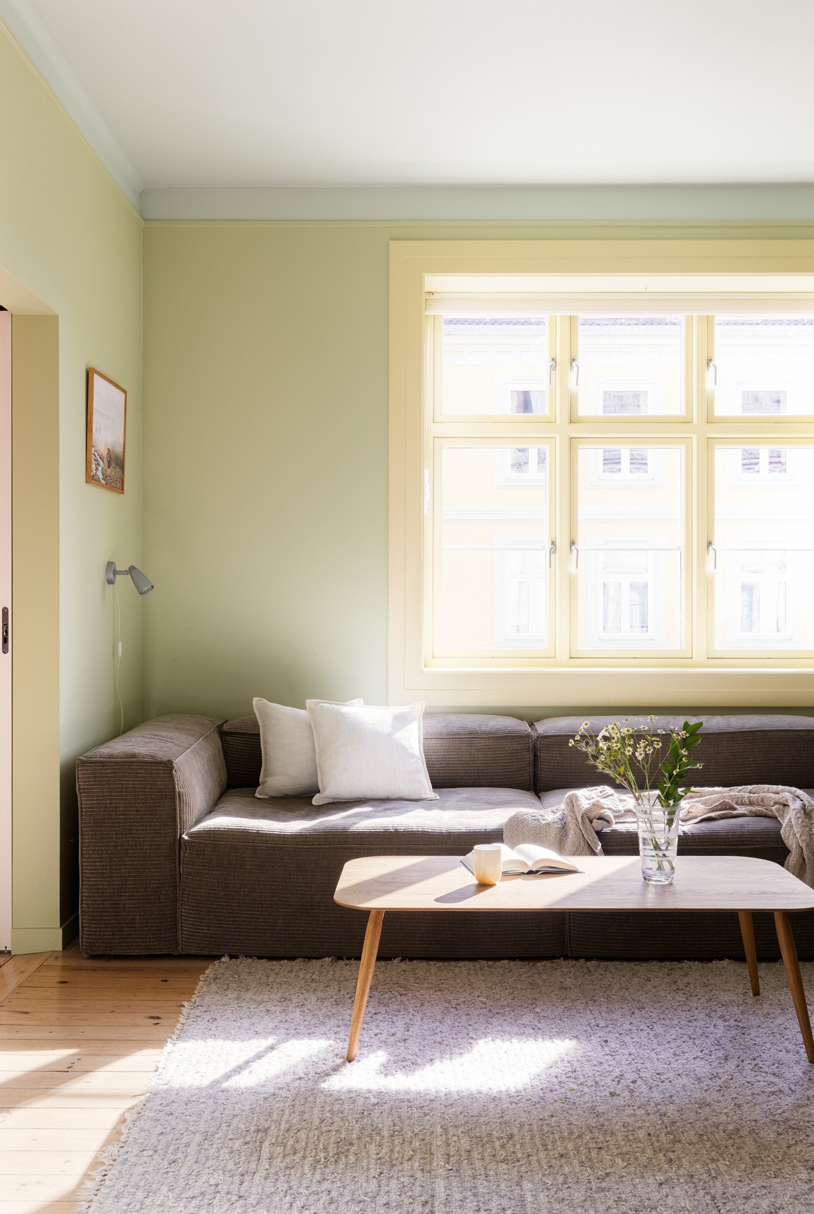 Leiligheten er fargesatt av Couleur. Malerarbeidene er utført av Art Oppussing AS. Galleribilde