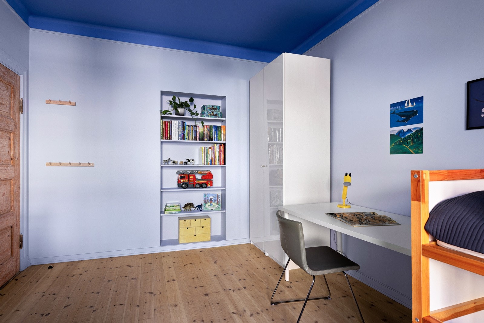 Fra soverommene er det enkel adkomst til badet. Galleribilde