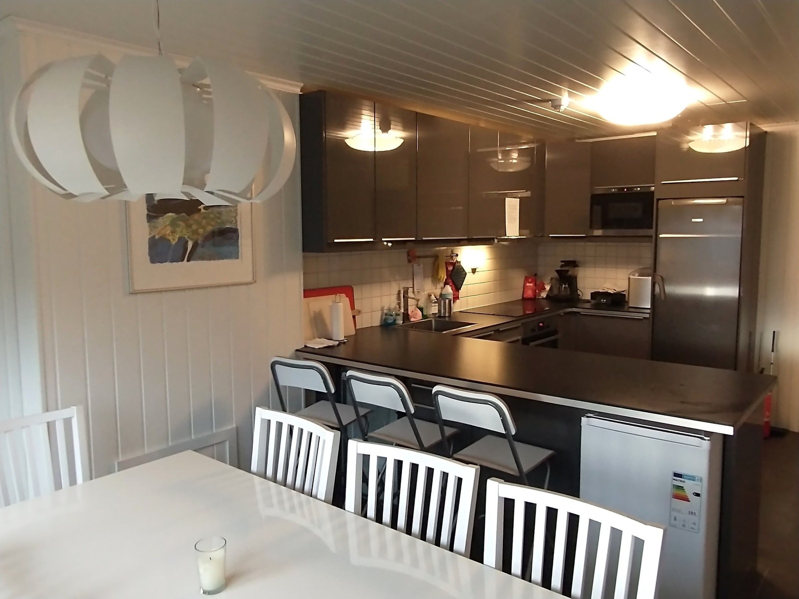 Felleskjøkkenet kan kun benyttes av sameiet. Er ikke til bruk for hotellgjester Galleribilde