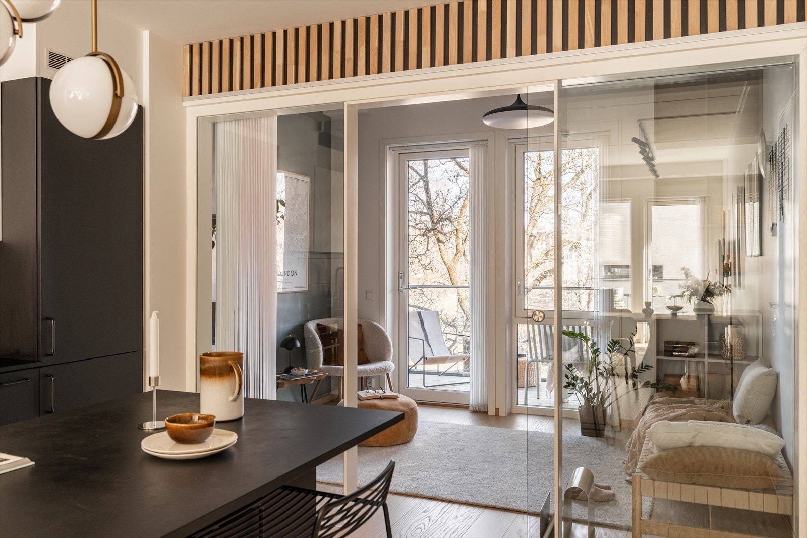 - Om ønskelig kan du enkelt fjerne veggen eller sette inn noe mer heldekkende, alt etter behov - Galleribilde