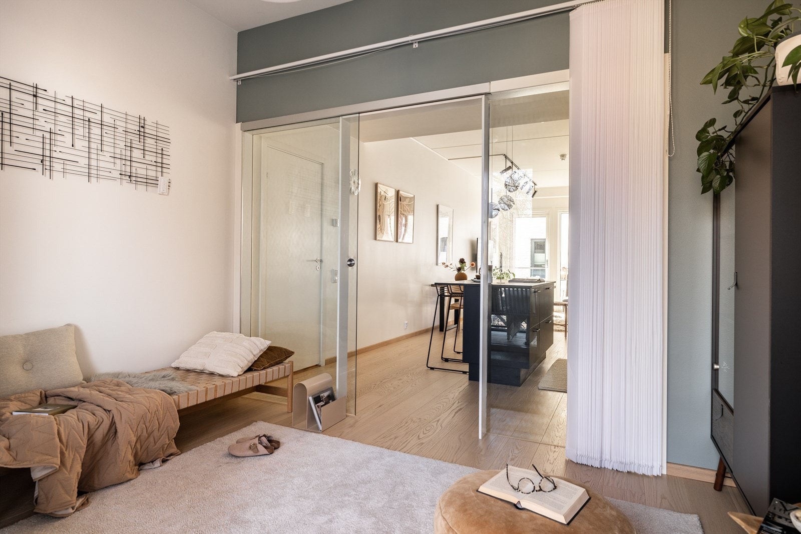 - Praktisk soverom som kan brukes som en ekstra stue hvis ønskelig - Galleribilde