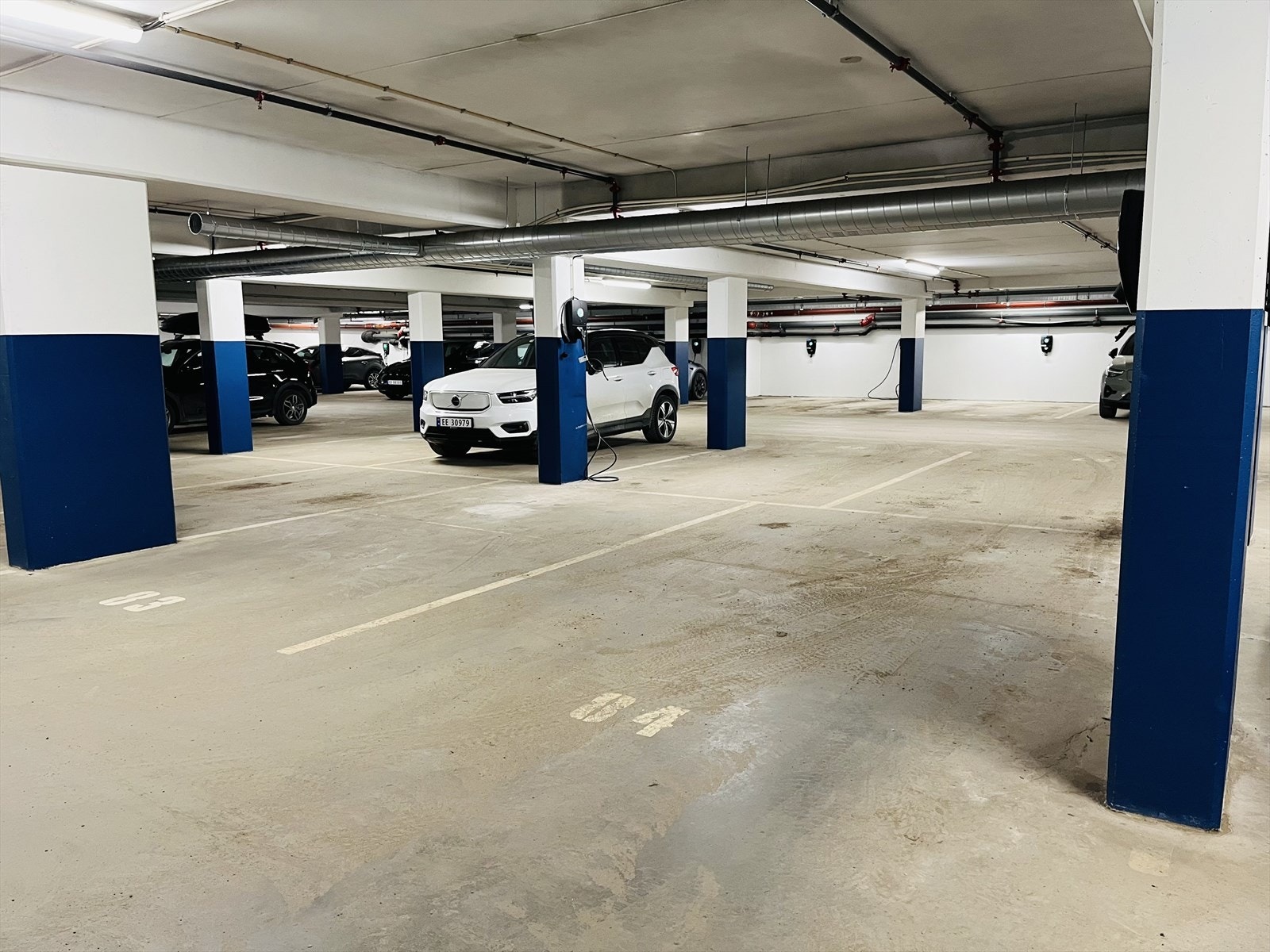 - Mulighet for kjøp av garasjeplass med el-billader for kr. 650.000,- + omk - Galleribilde
