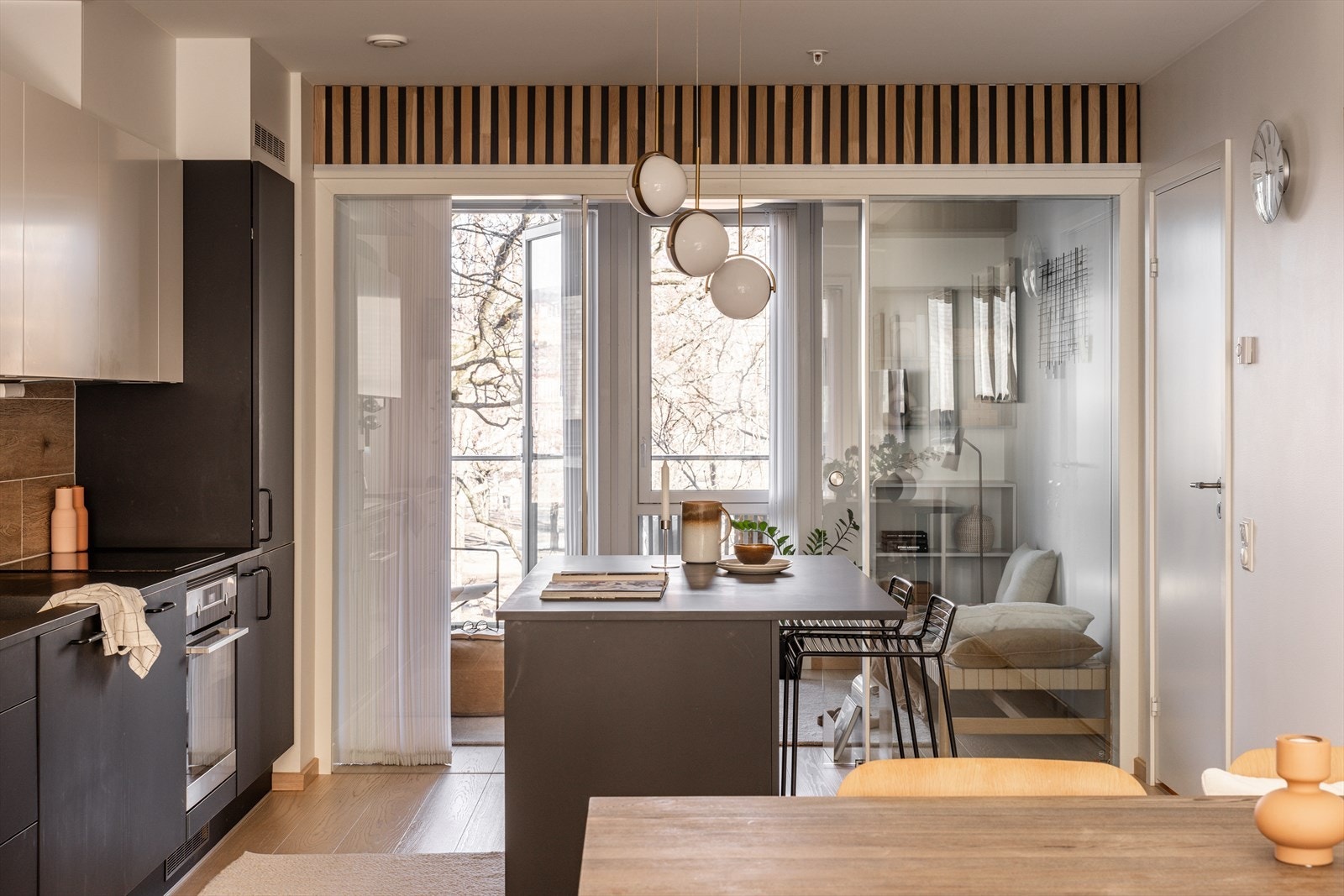 - Nåværende eier har lagd et ekstra soverom med glassvegg - Galleribilde