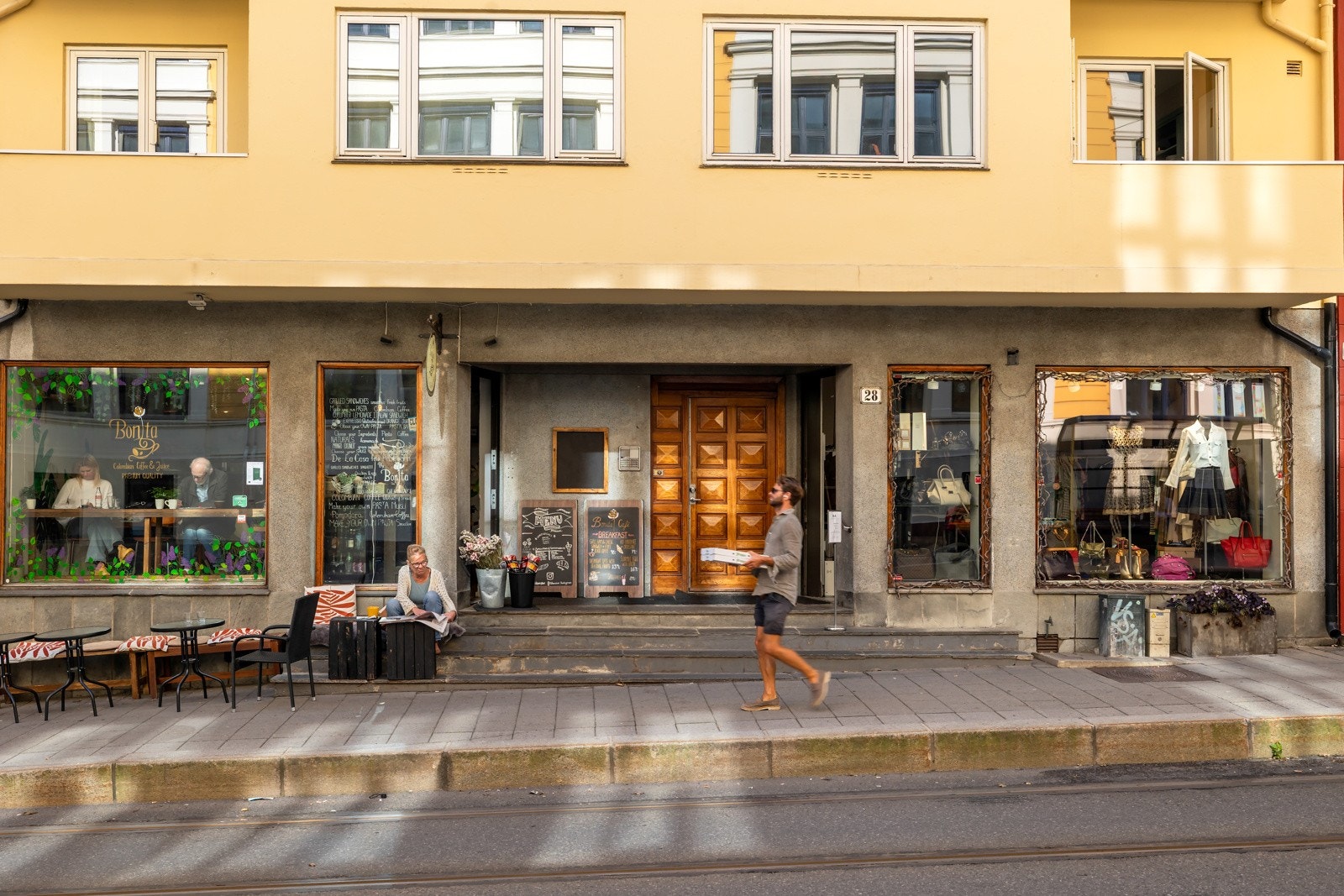 Fra boligen er det gangavstand til noen av hovedstadens mest populære handlegater, kafeer, barer og restauranter Galleribilde