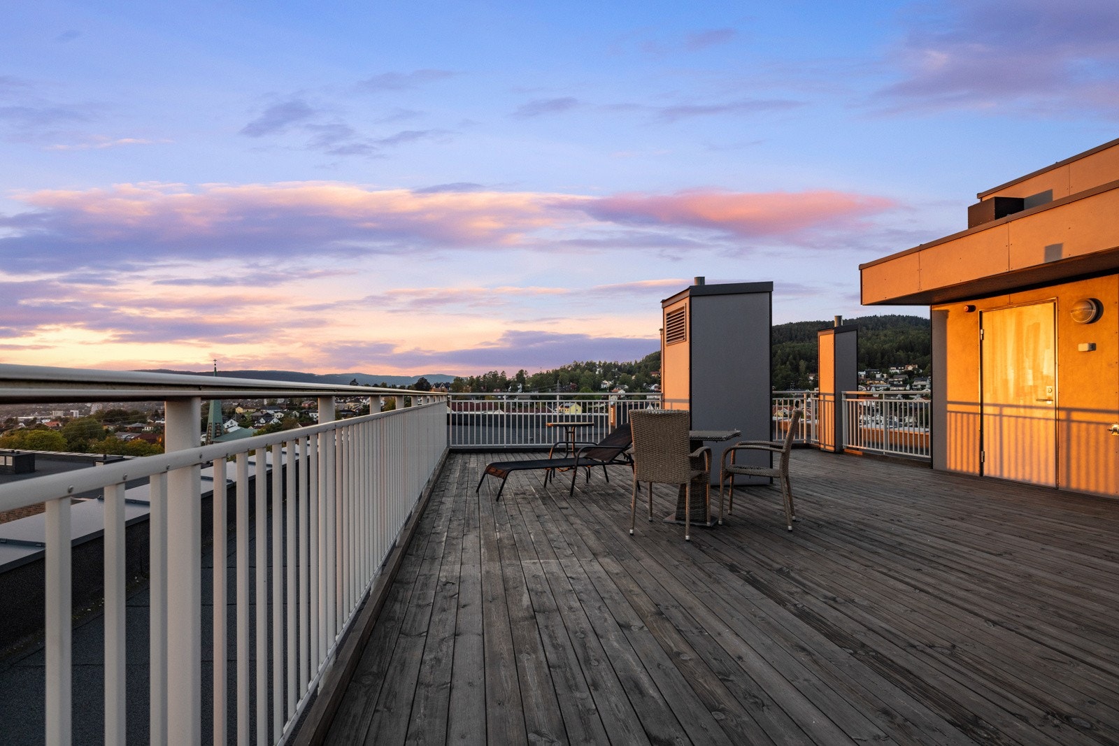 På toppen av bygget er det en felles takterrasse Galleribilde