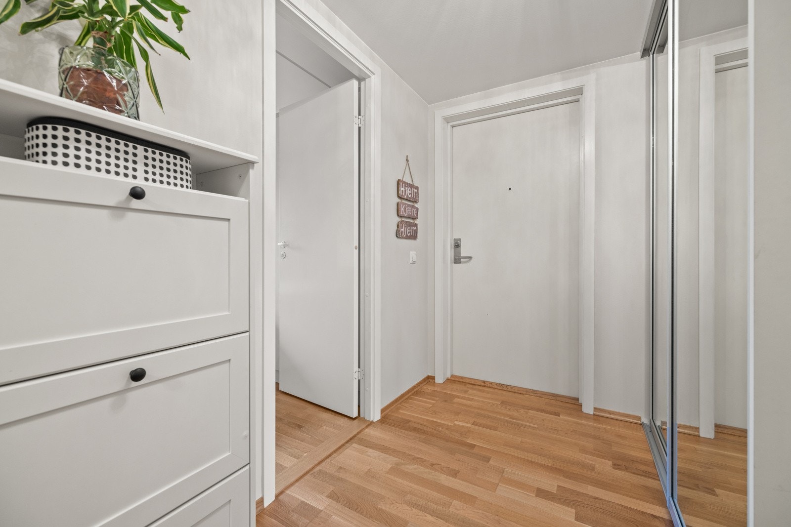 Entreen gir et representativt inntrykk av hva som venter lengre inn Galleribilde
