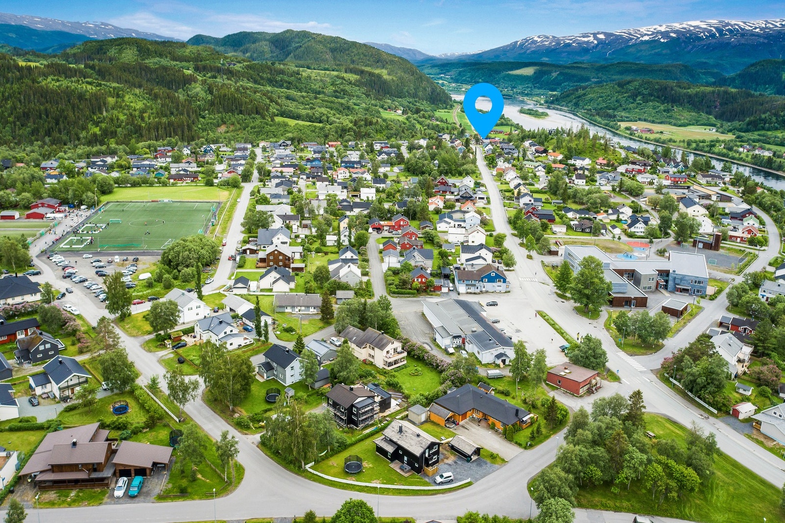 Jordbærtoppen er plassert lengst bak på Olderskog, og byr på en beliggenhet som sikrer en enklere hverdag med lekeplasser, matbutikk, skole og barnehage like i nærheten. Galleribilde