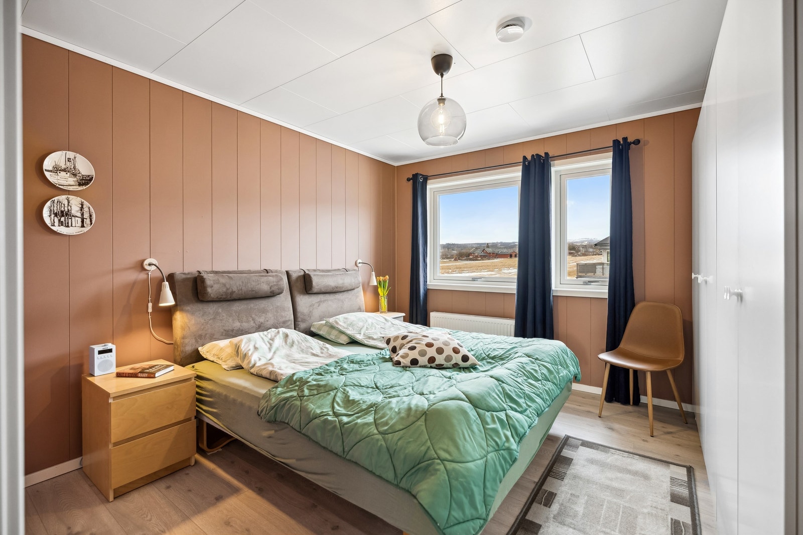 Hovedsoverommet har en stilren utførelse. Galleribilde