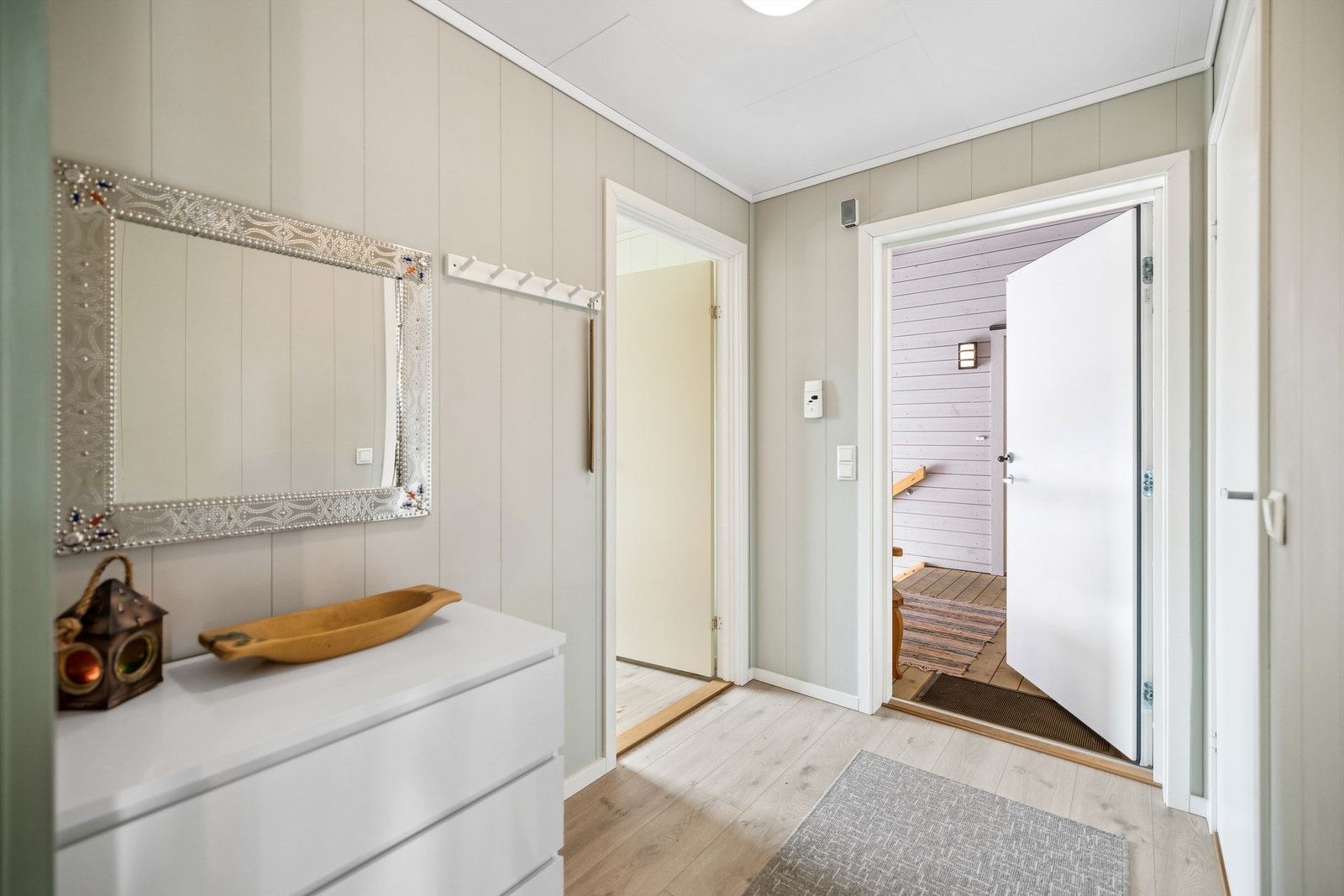 Lys og hyggelig entré Galleribilde