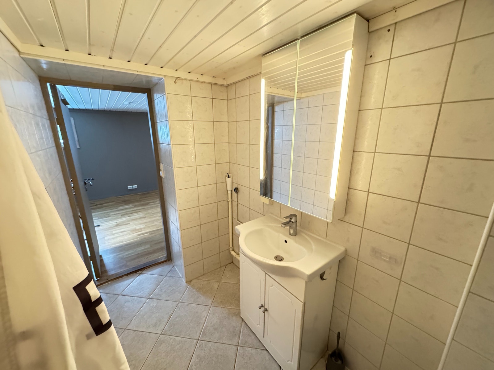 Bad m/plass til vaskemaskin Galleribilde