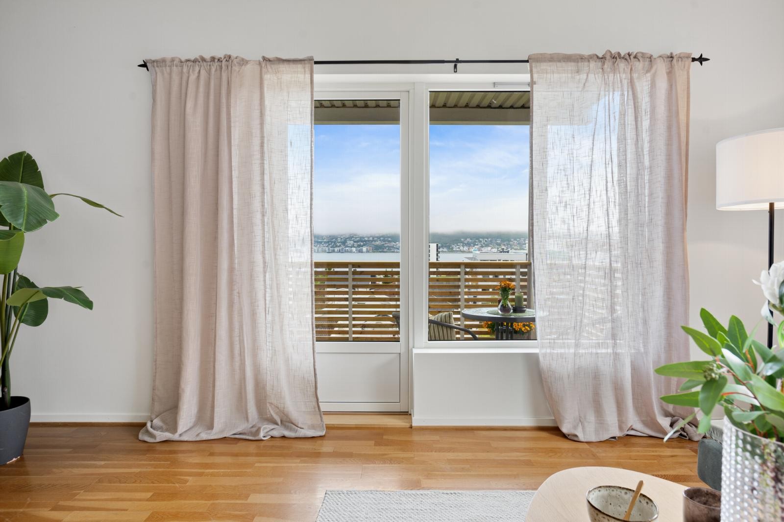 Fra stue har du utgang til veranda på ca. 8 m². Galleribilde