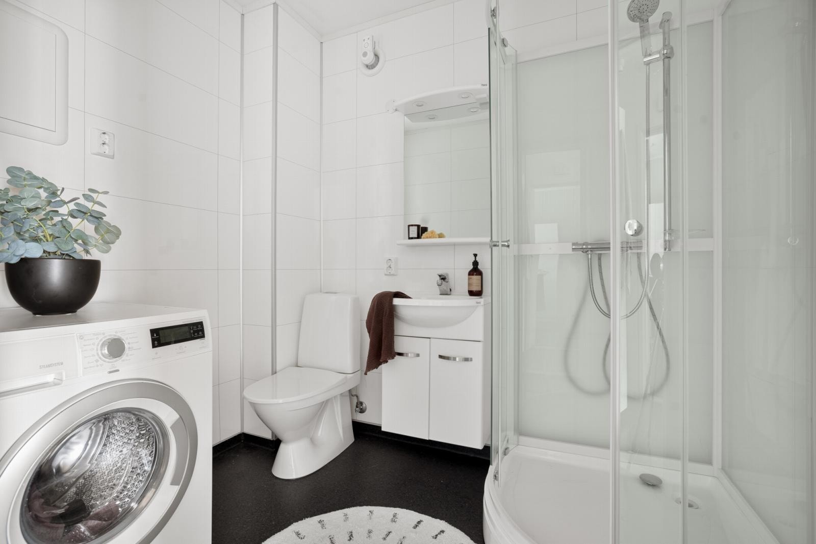 Badet er fagmessig totalrenovert i 2023. Galleribilde