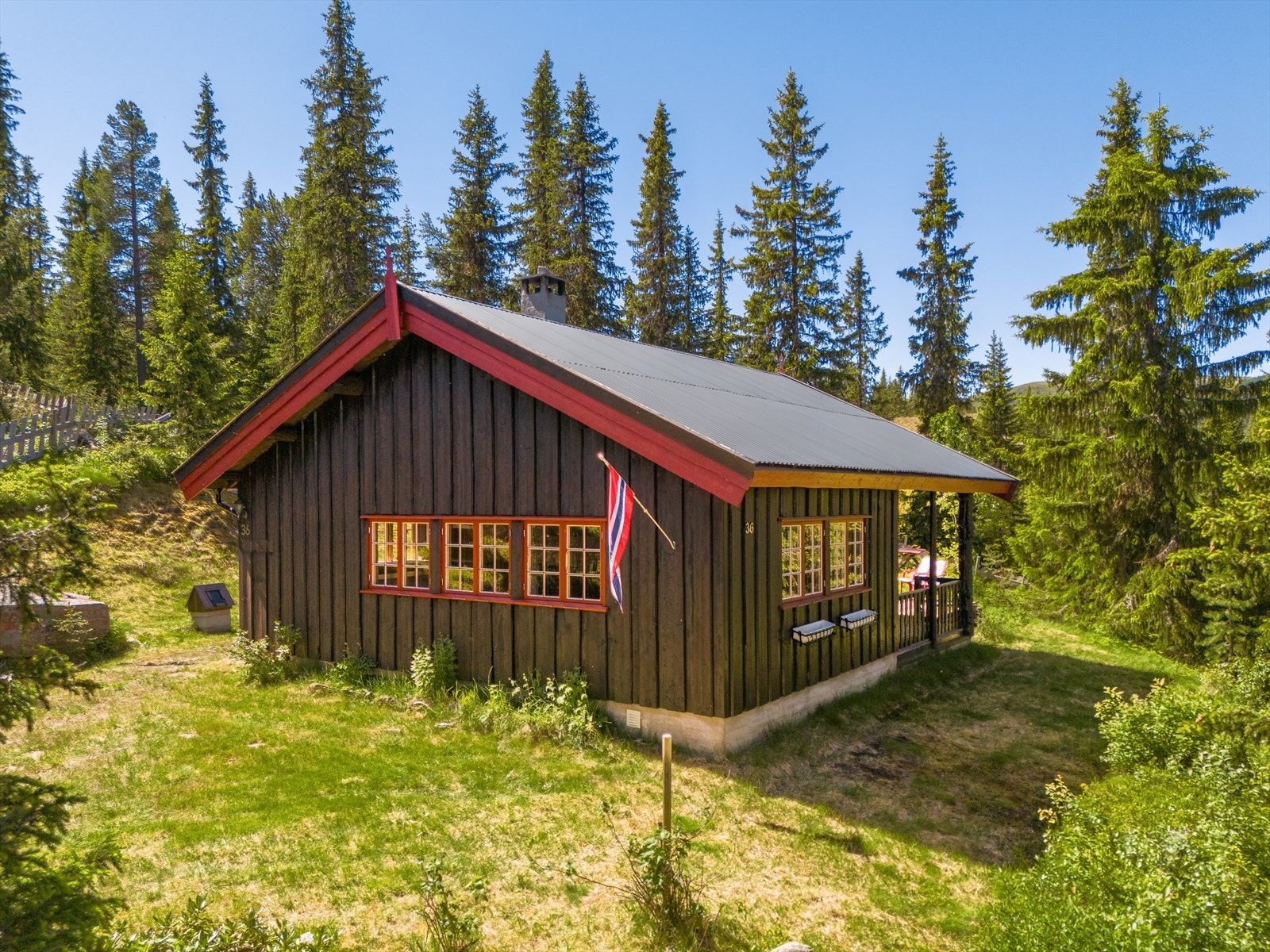 Velkommen til Stormyrvegen 36 på naturskjønne Fekjan! Galleribilde