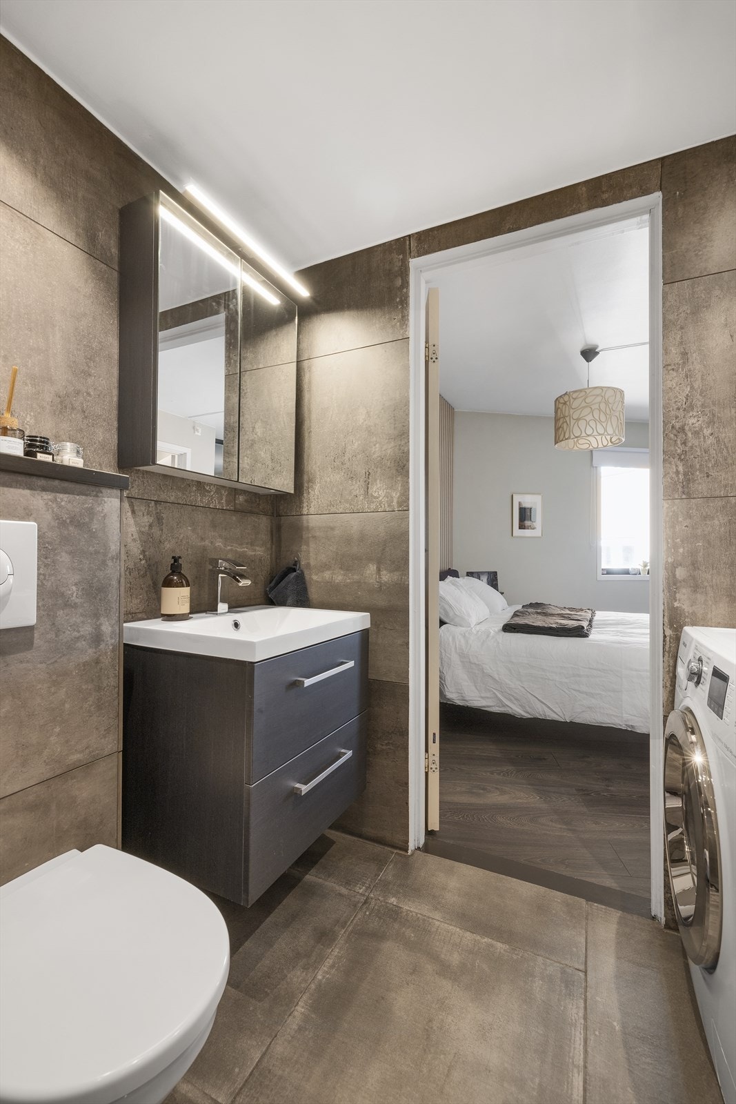 Pene fliser med varme i gulv Galleribilde