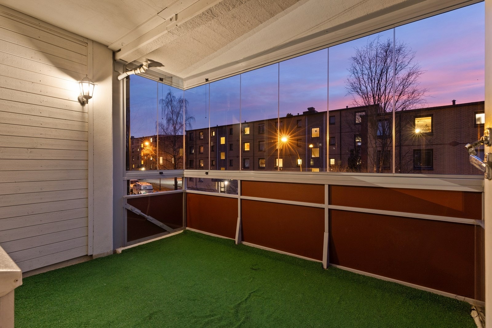 Dette er en 2-roms andelsleilighet, beliggende i byggets 2. etasje. Galleribilde