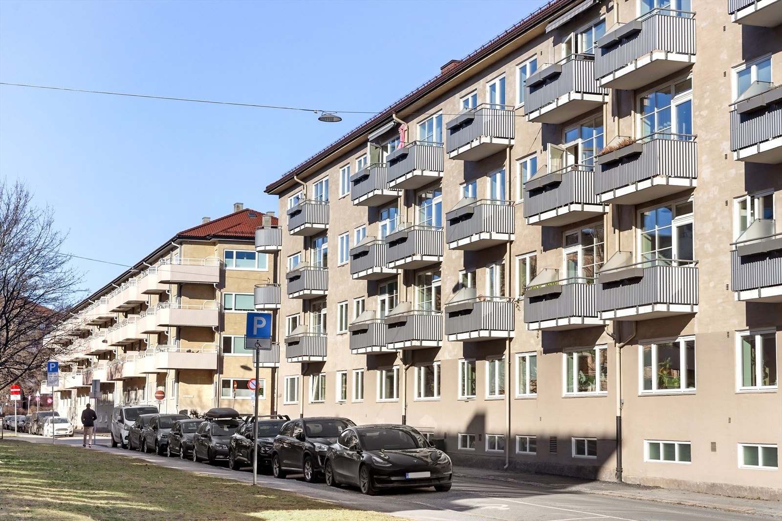 Leiligheten har en svært sentral og attraktiv beliggenhet på populære Sofienberg. Her bor du midt i byens puls, men samtidig i gangavstand til både Grünerløkka, Tøyen, sentrum, Grønland og Torshov Galleribilde