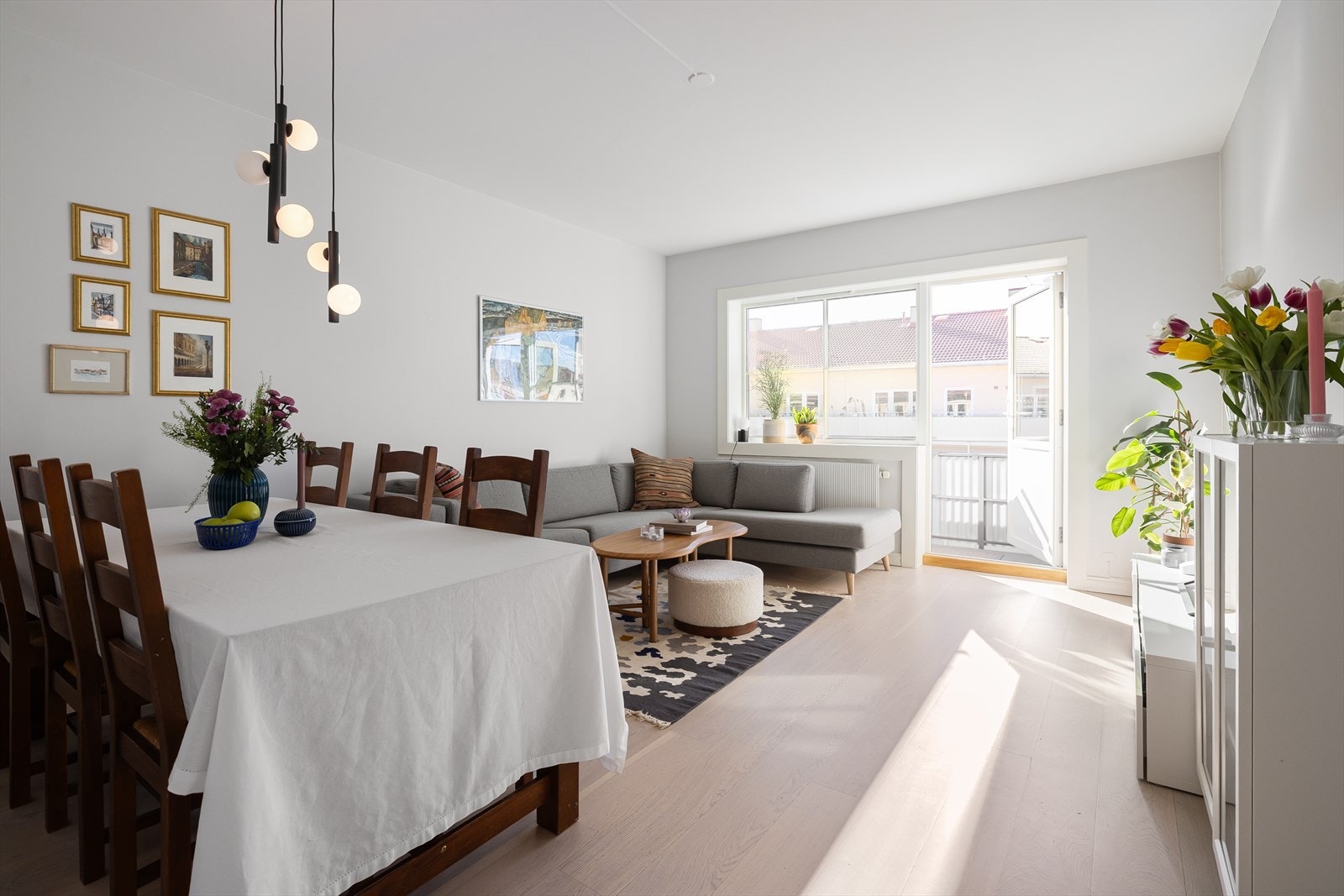 De store vindusflatene byr på flotte innvendige lysforhold Galleribilde