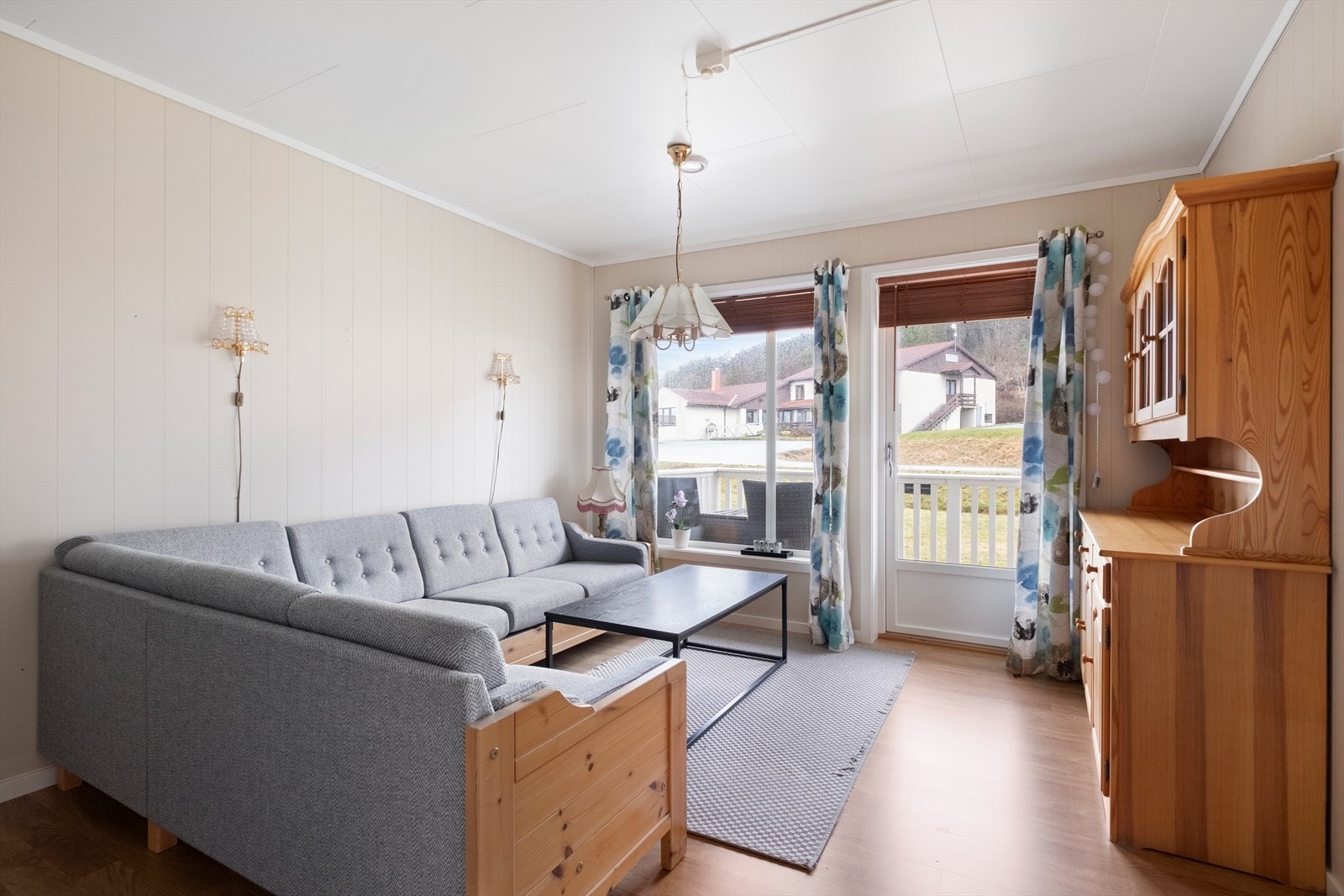 Her er det god plass til sofakrok og Tv-benk. Galleribilde