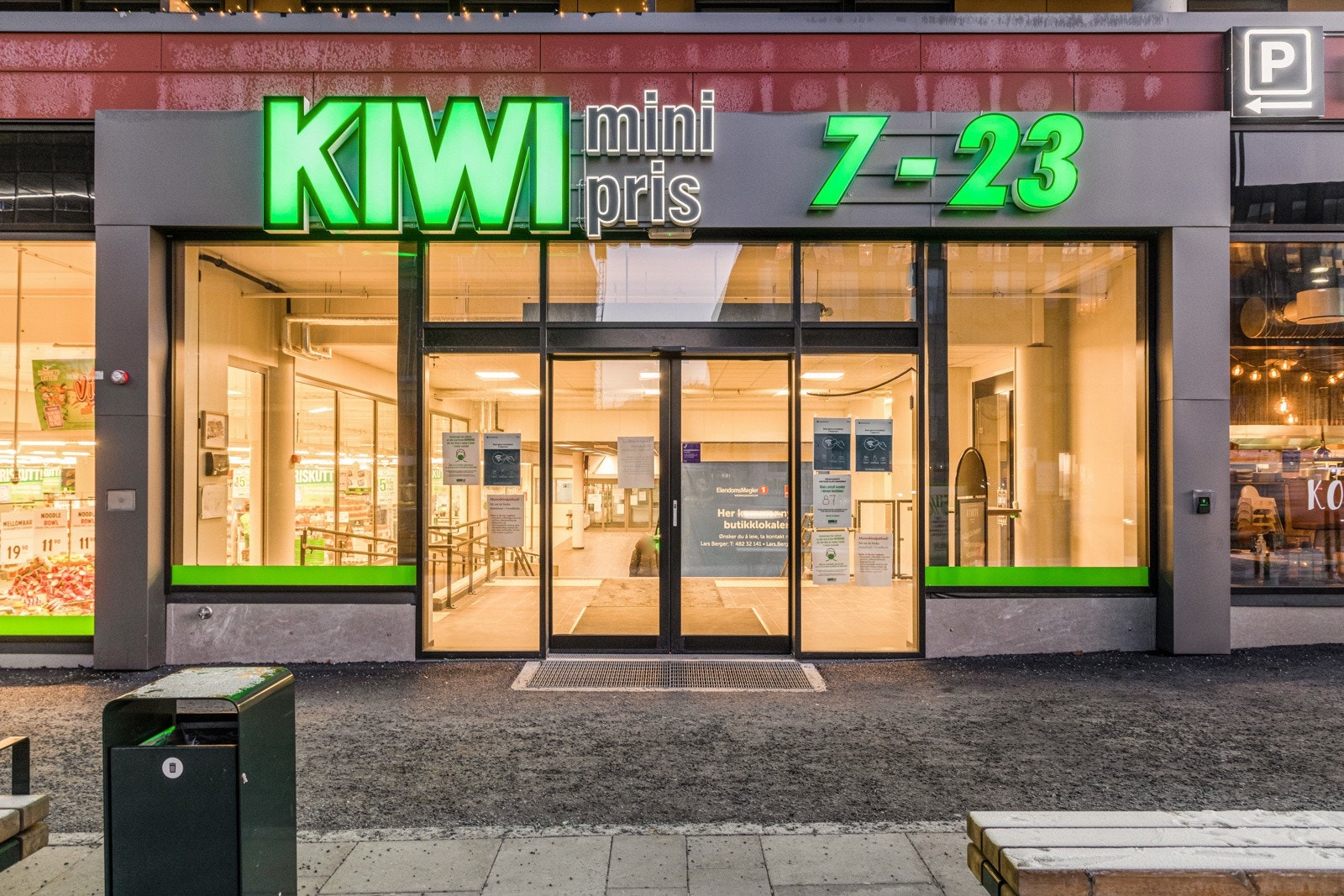 Dagligvarebutikker som Rema1000, Coop Extra og Kiwi er inneenfor 10 minutters gange. Galleribilde