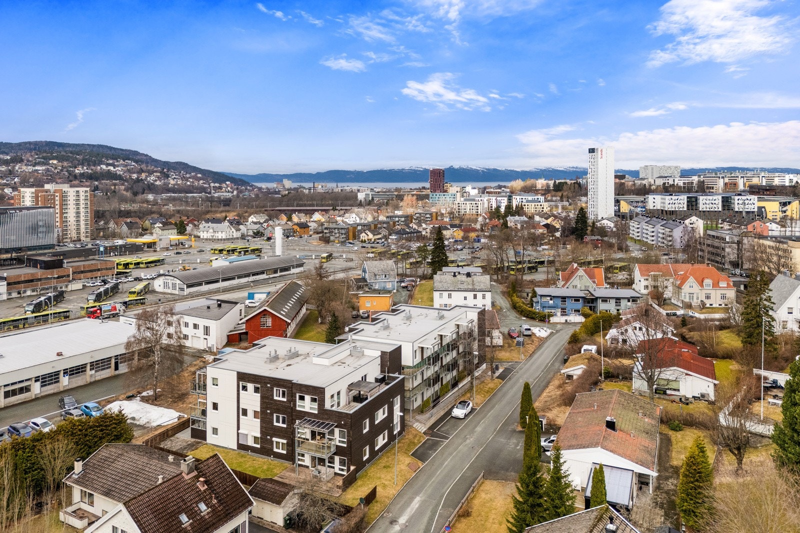 Et attraktivt boområde med et rikt utvalg av fasiliteter kun en kort gåtur unna sentrumskjernen. Galleribilde