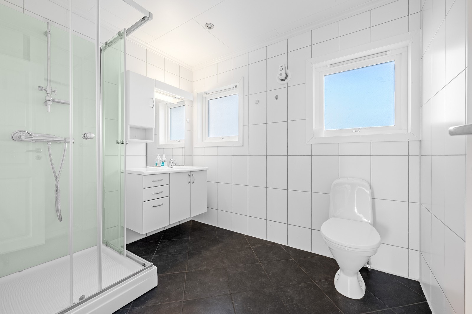 Bad i første etasje Galleribilde