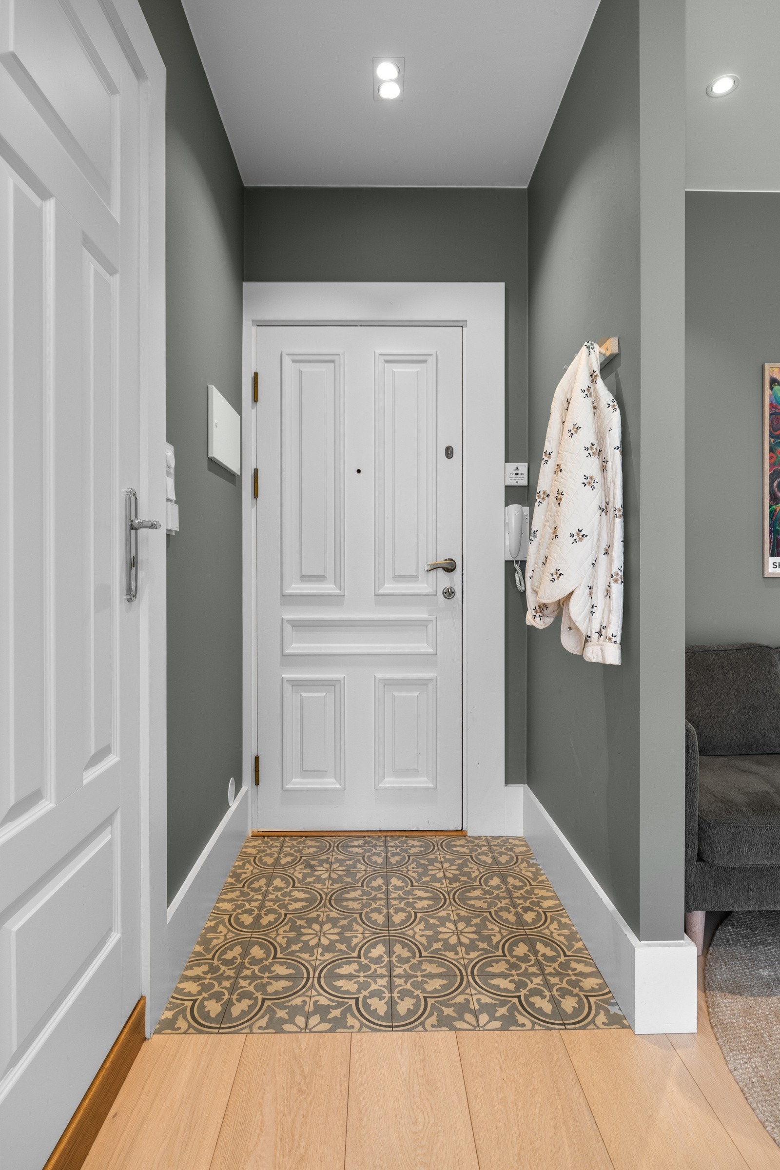 Velkommen hjem! Enkelt å slippe inn gjester via callinganlegg. Galleribilde