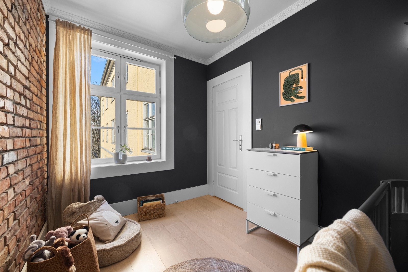 Soverom 2 er ypperlig for minstemann i familien. Galleribilde