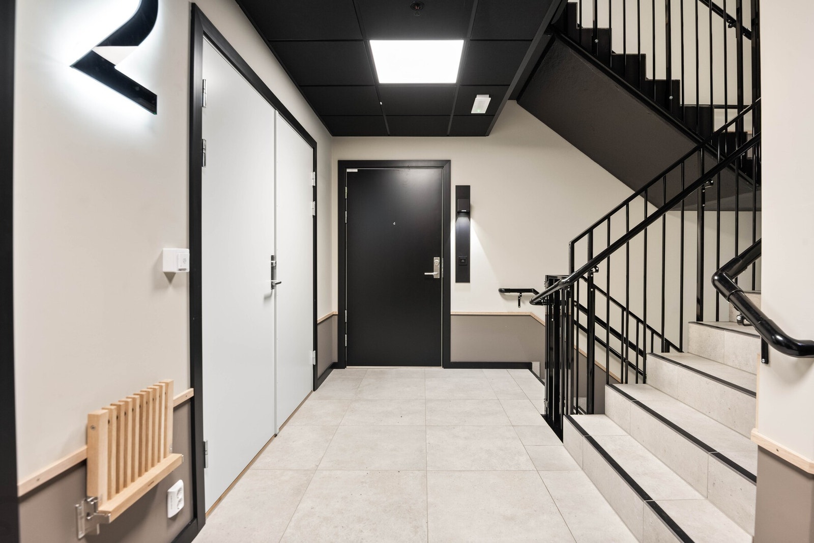 Utbygger har lagt stor vekt på å skape innbydende og stilfulle innvendig fellesarealer, med fokus på estetikk og funksjonalitet. Galleribilde